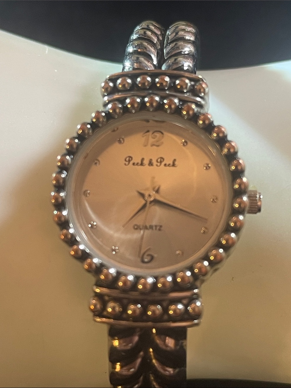 Ladies Peck & Peck hinged band